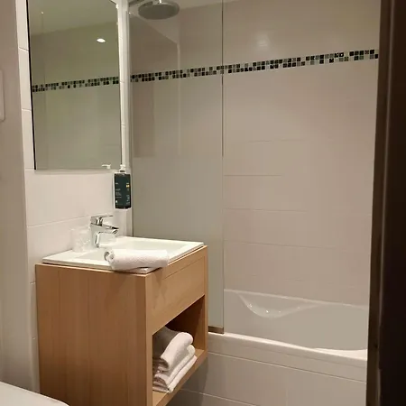 阿利泽布里特酒店 3* 波尔尼克