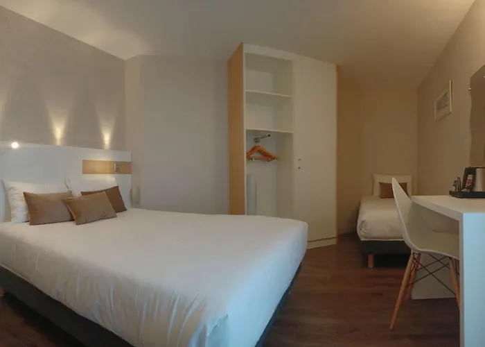 阿利泽布里特酒店 3* 波尔尼克